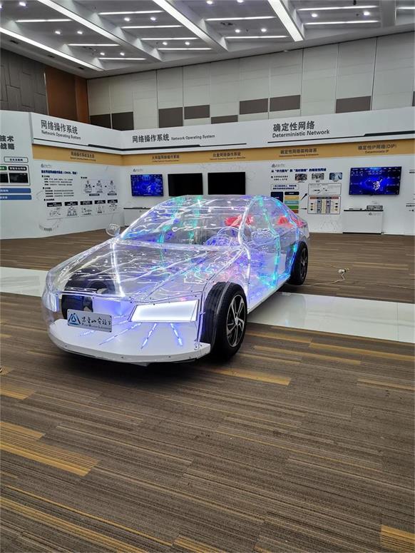 和田市透明车模型